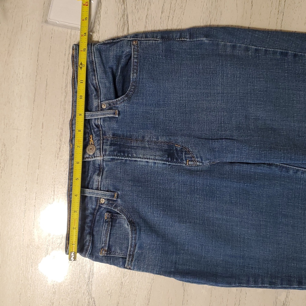Levi's Classic High Rise Blue Jeans - Picture 6 of 9